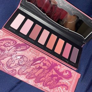 Kat Von D Lolita Eyeshadow Palette🤍